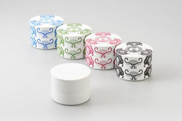 有田焼のお重に入った、愛らしいチョコレートが登場 | octane.jp