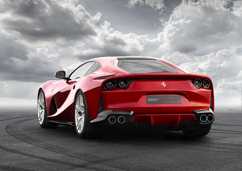 フェラーリ　812 Superfast カタログ 812スーパーファスト（フェラーリ）のカタログ｜中古車なら