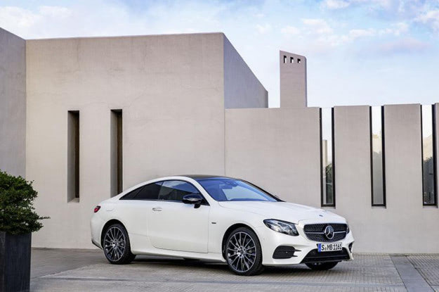 メルセデスベンツ EクラスクーペおよびメルセデスAMG E63 Sが