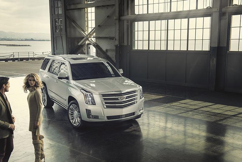 2017-Cadillac-Escalade-003.jpg