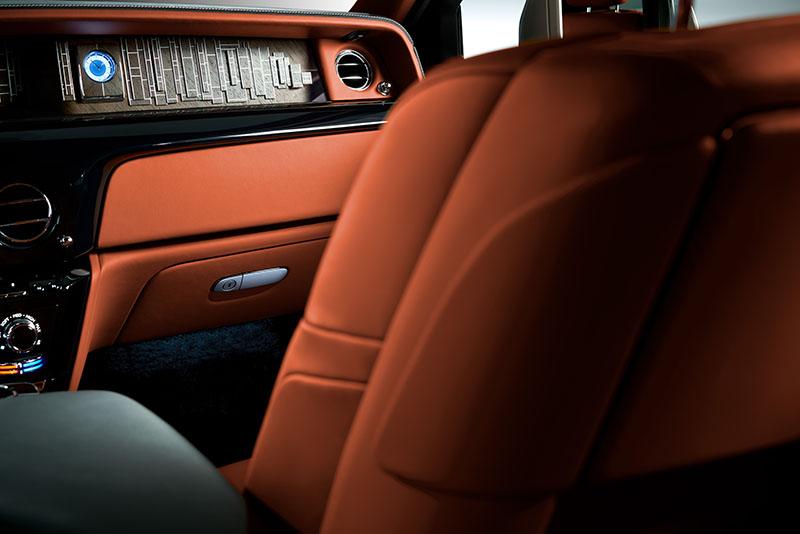 new-phantom-interior-with-gallery-1.jpg
