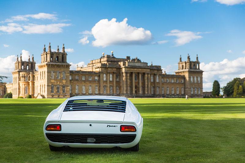 ジャンパオロ・ダラーラのミウラP400 が、英国のサロン・プリヴェで