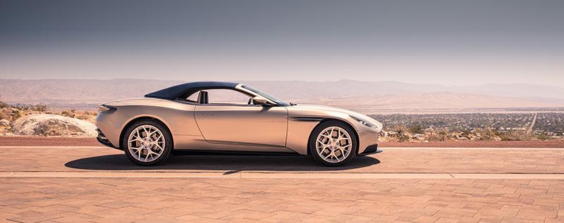 DB11_Volante_24 のコピー.jpg
