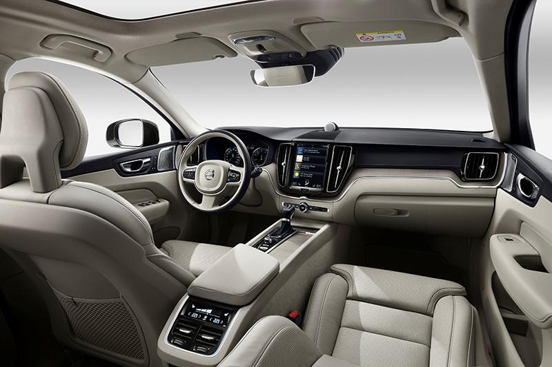 205056_The_new_Volvo_XC60 のコピー.jpg