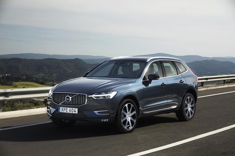 208159_The_new_Volvo_XC60_T6 のコピー.jpg