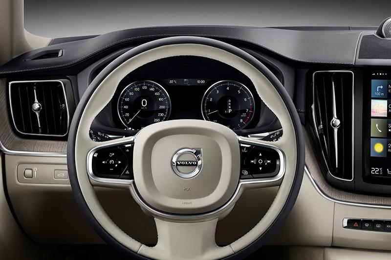 205053_The_new_Volvo_XC60 のコピー.jpg