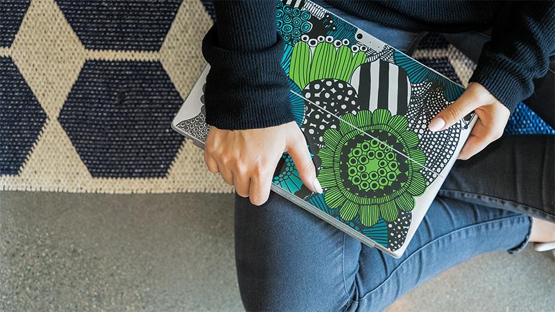 Surface_Marimekko Lifestyle Shot-TW_R1b_091417 のコピー.jpg