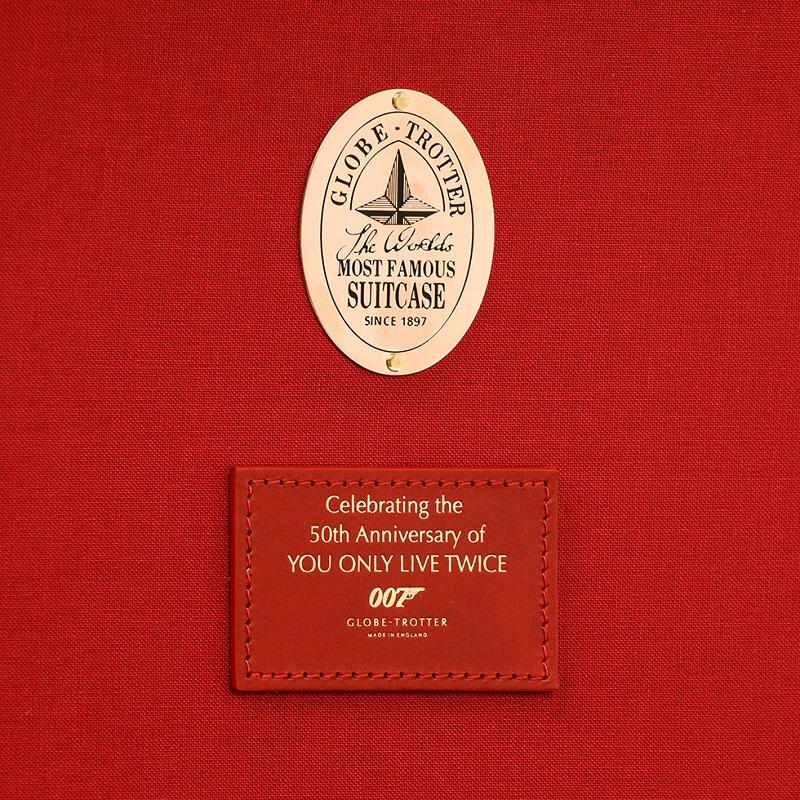 YOLT_14MU_PLAQUE-DETAIL.jpg