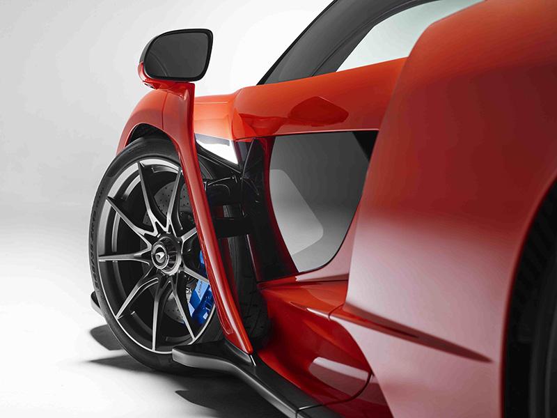 8620McLaren-Senna-wheel-and-door-detail のコピー.jpg