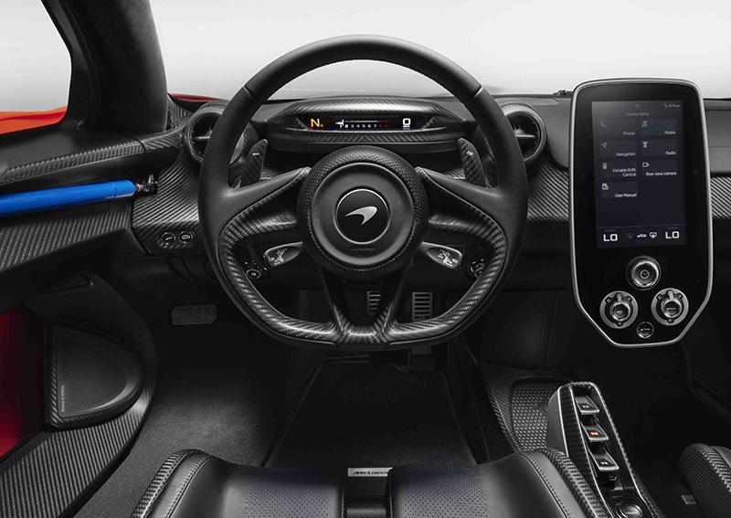 8623McLaren-Senna-Interior-2 のコピー.jpg
