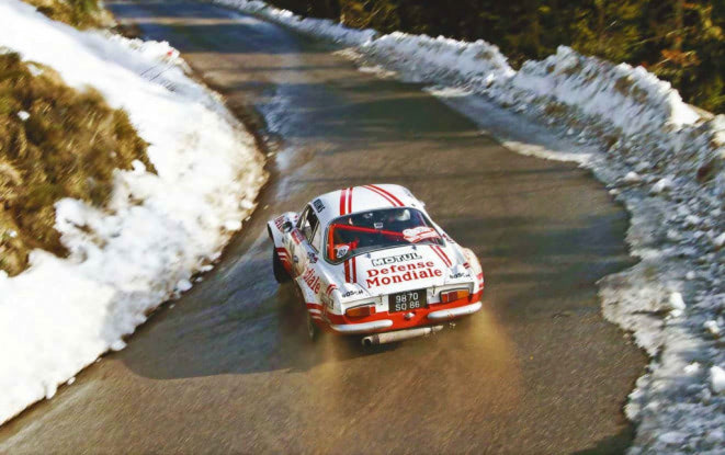 往年のラリー車 アルピーヌ ルノー A110 イタリア製 1/16 モンテカルロ 名車が厳寒のモンテに集う│伝説のラリーカーアルピーヌA110が