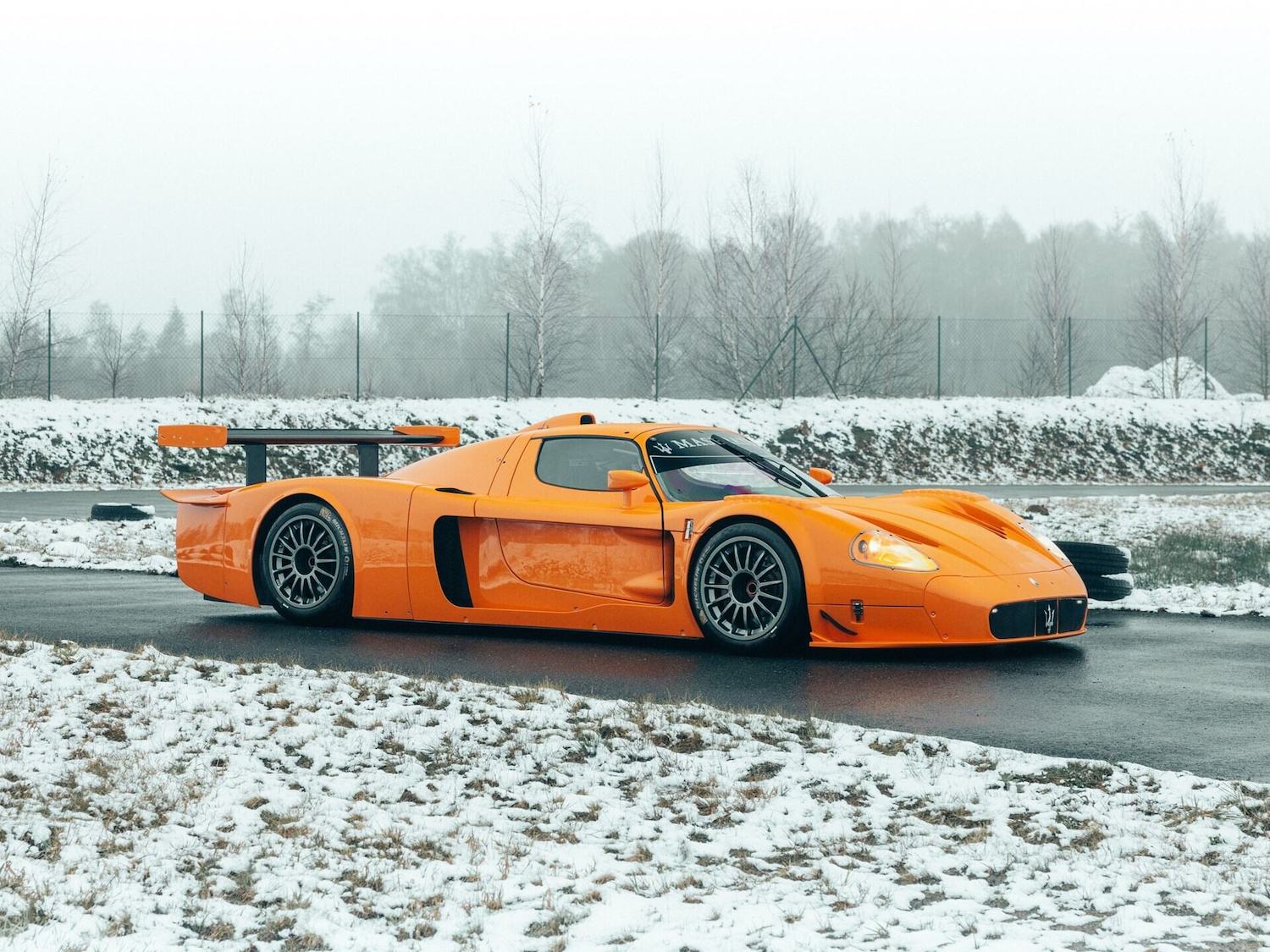 stussMICHAELモデル イグニッションモデル 1/18 マツダ サバンナ (S124A) セミワークス