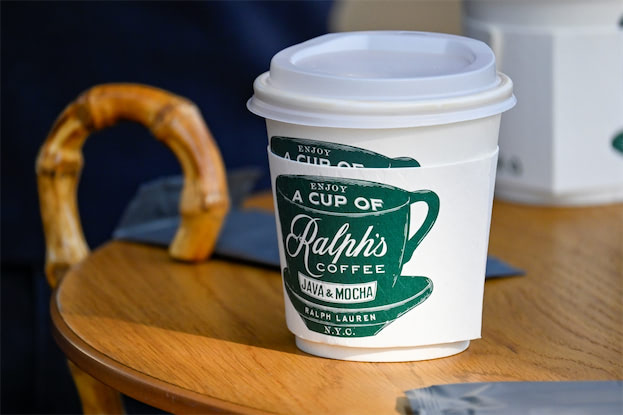 ラルフ ローレンが紡ぐスポーツや自動車との絆｜「Ralph's Coffee and