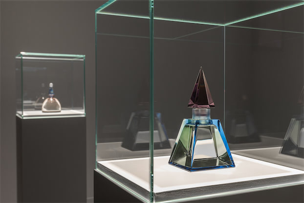 ジェームズ・タレルとラリックがコラボレーションした限定アート作品を