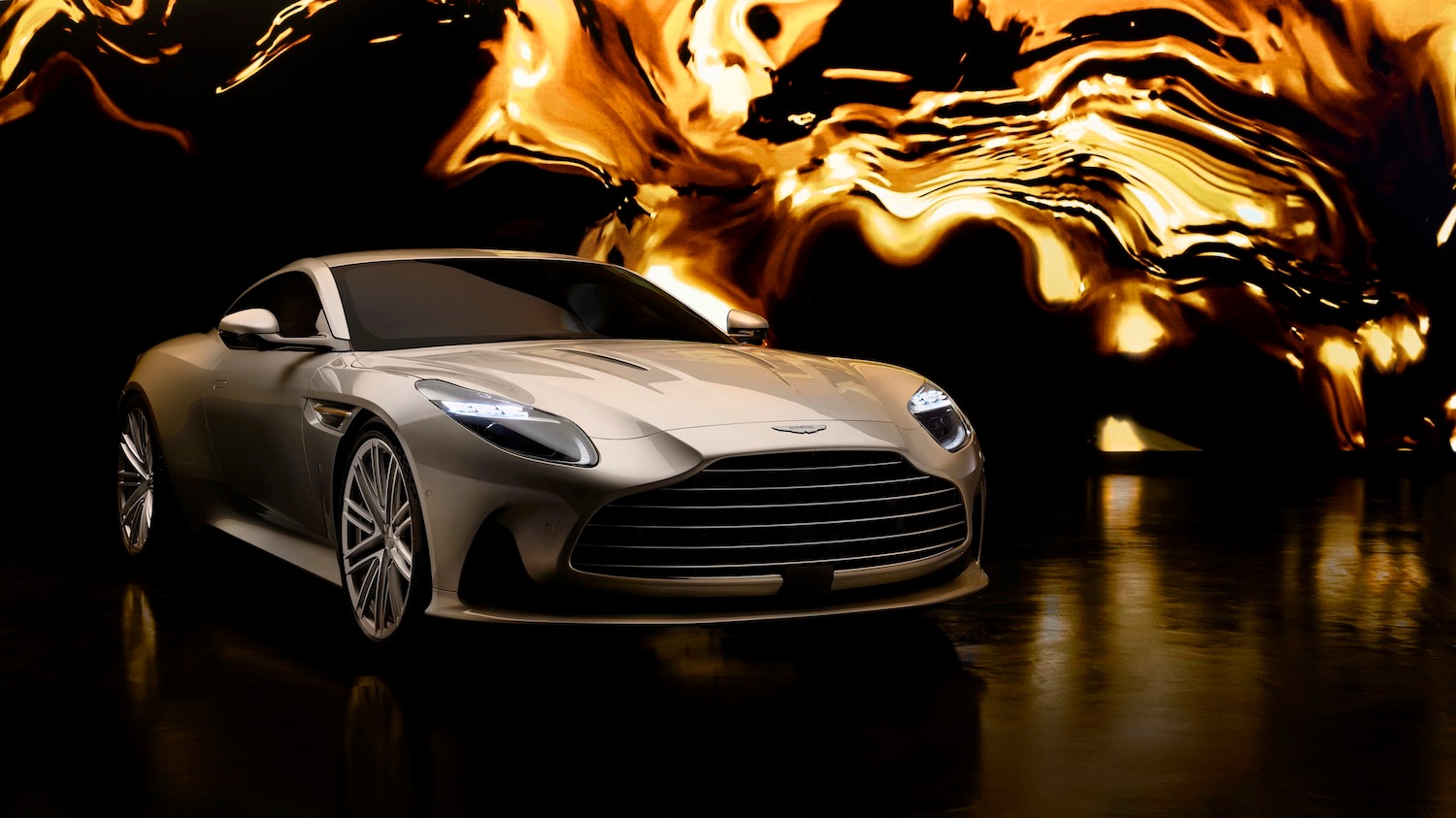 Q by Aston Martinからジェームズ・ボンドとの60周年を祝うDB12