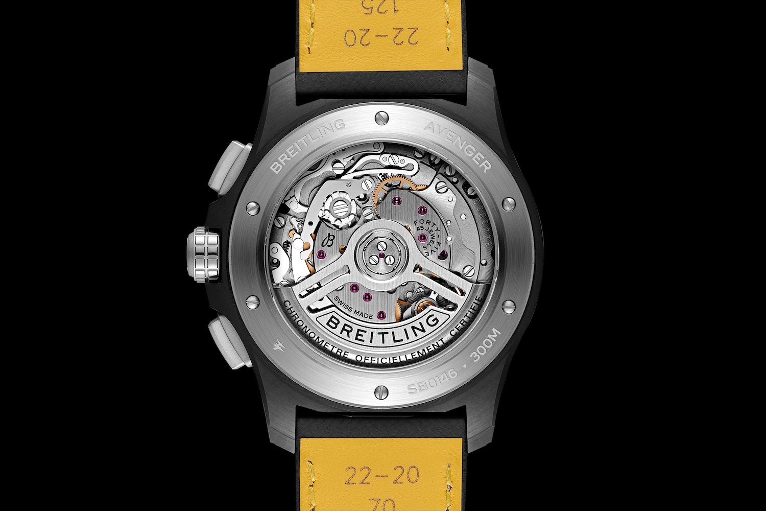 日本先行販売！オールブラックのブライトリング「アベンジャー ナイト