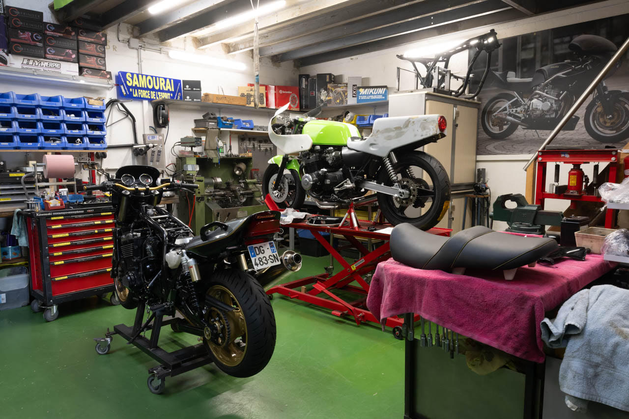 日本のカワサキ定番カスタムとは一味違う？フランスのカスタムバイク