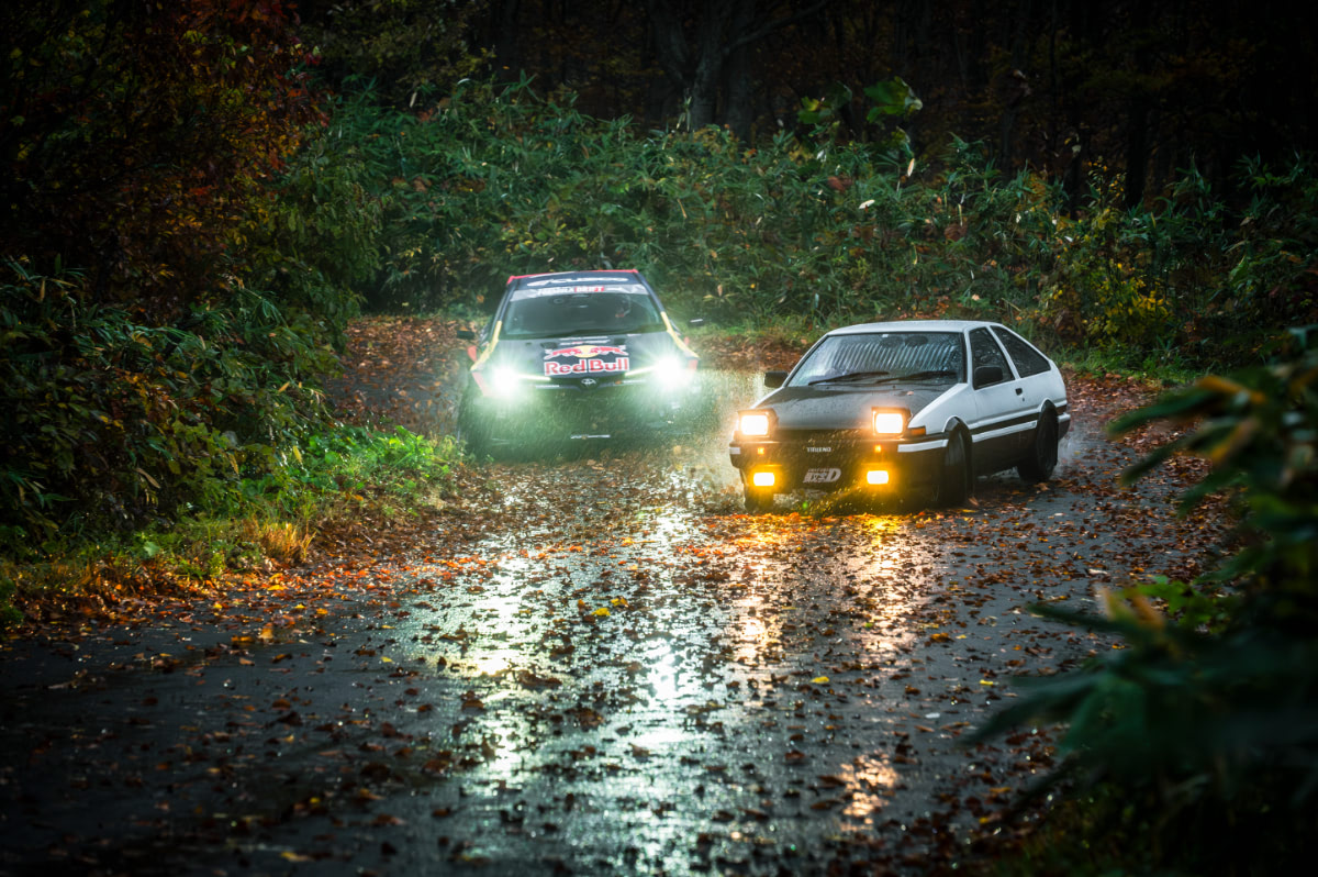 峠最速は誰だ!? WRCチャンピオンと『頭文字D』主人公が峠でバトル