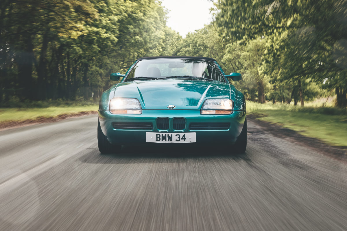 Z1はいま見ても際立って個性的！｜未来的スポーツカーBMW Zモデルを