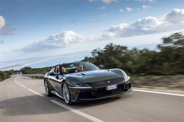 チリチリ様 洗練されたデザインにオープントップの楽しさを｜フェラーリ