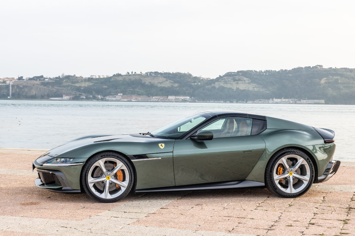 洗練されたデザインにオープントップの楽しさを｜フェラーリ