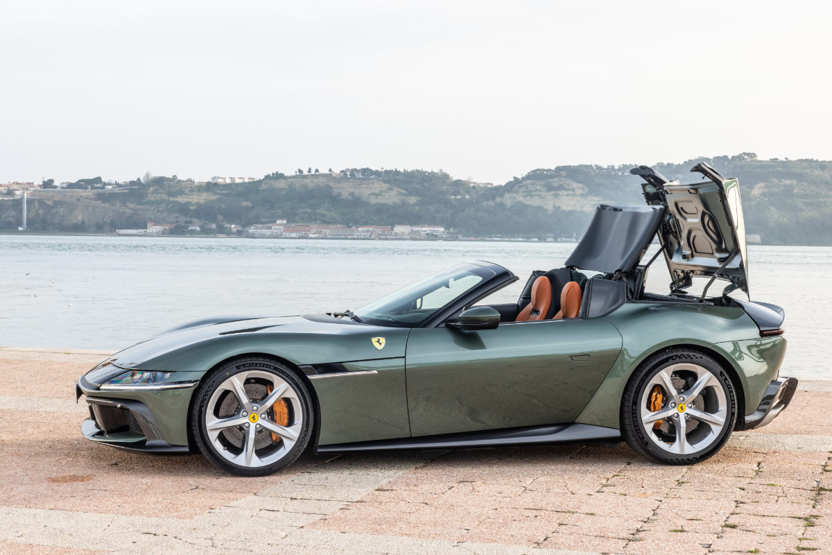 洗練されたデザインにオープントップの楽しさを｜フェラーリ