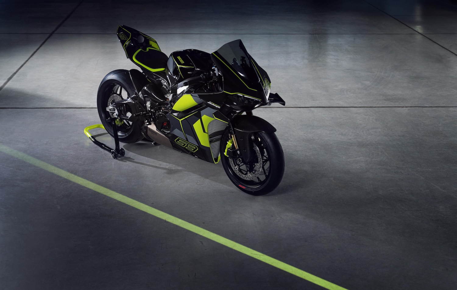 希少*ドゥカティ×ランボルギーニ*コラボバイクジャケット ドゥカティとランボルギーニ、魂を響かせるふたたびの邂逅 ｜Ducati