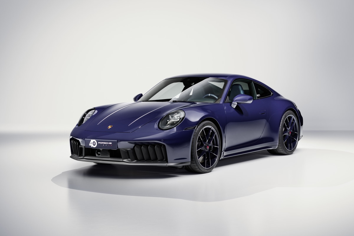 イタリアカロツェリアZagato 90周年 ハードカバー写真集 イタリア車 綺麗 29歳、フェラーリを買う──Vol.84 ローマに乗る | GQ JAPAN