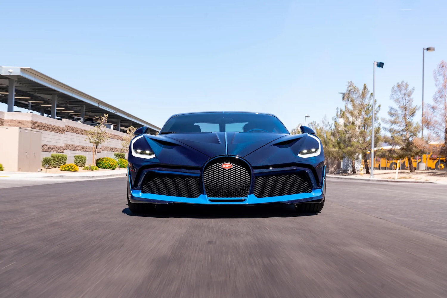 世界限定40台のブガッティ・ディーヴォがオークションに｜シロンとは