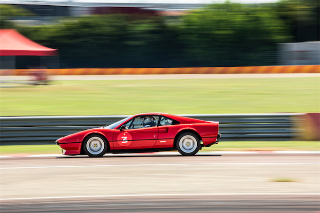 フェラーリ本社内サーキット「フィオラノ」を、完全なクラシック