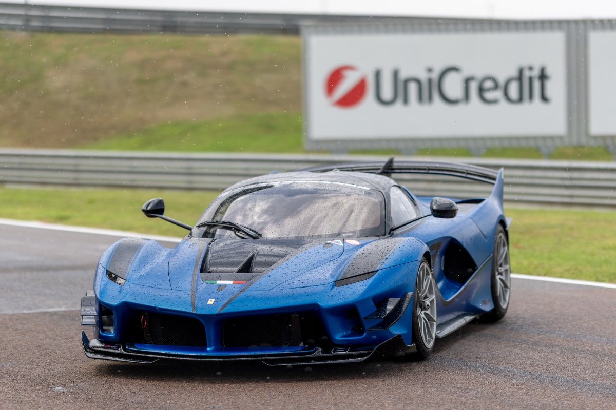 フェラーリXX3台を含む42台コレクションがオークションに登場