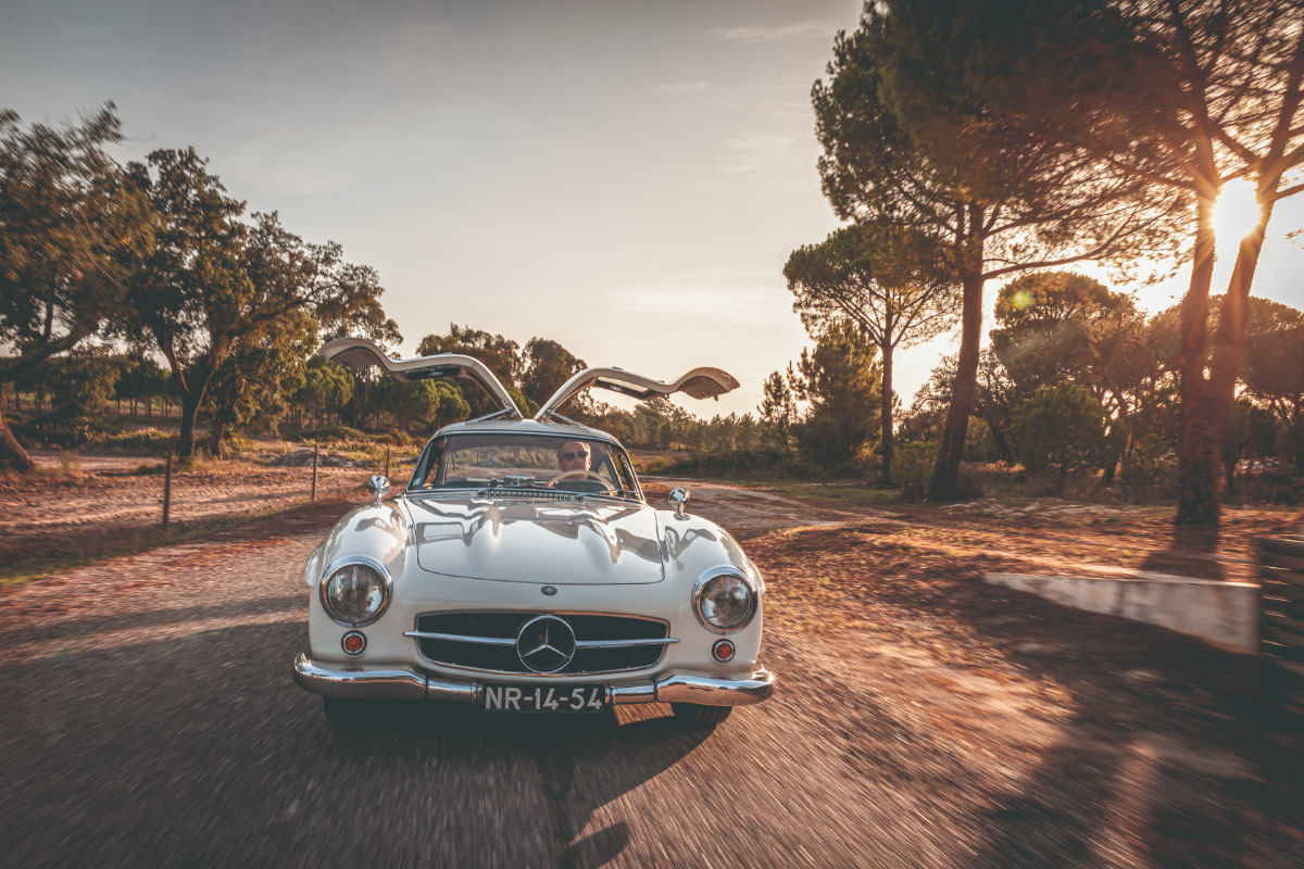 1950年代の「ハイパーカー」を公道で試す｜メルセデス・ベンツ300SL