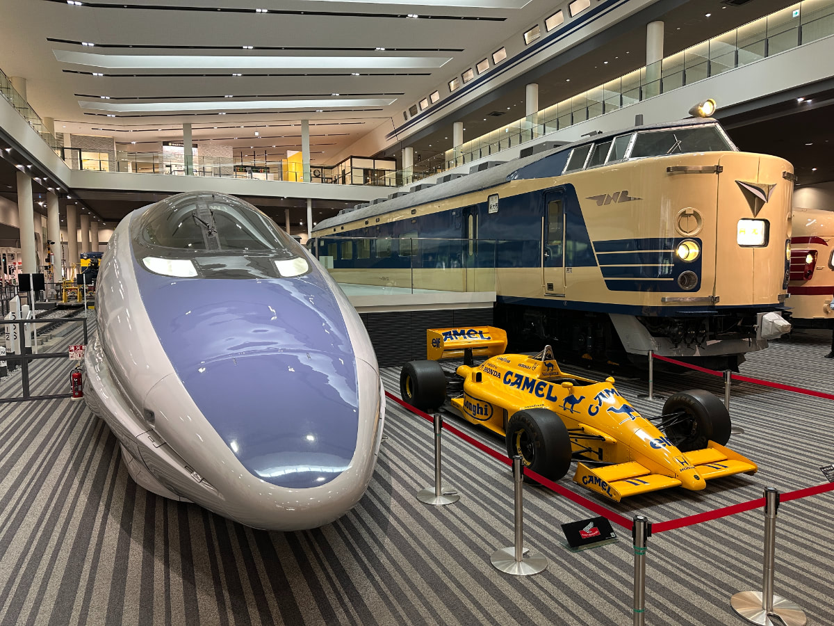 新幹線とF1マシンが奇跡の競演！京都鉄道博物館とホンダ