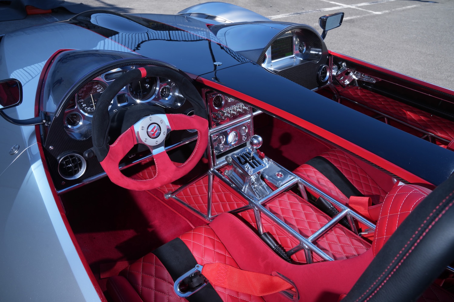 Ken Okuyama Cars、公道走行可能な水素燃料V12スポーツカー「F61H