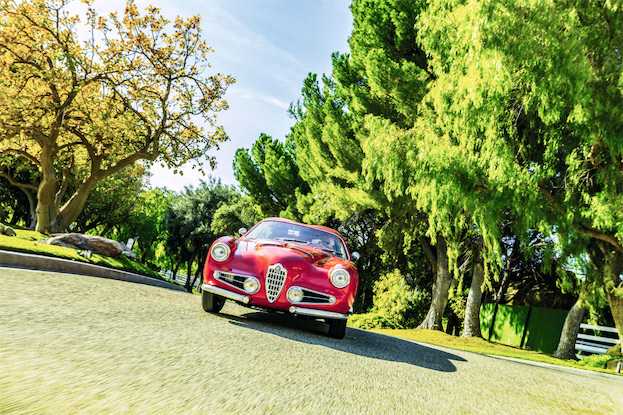 羽根のように軽い」ザガートが手掛けたアルファロメオ1900SS | octane