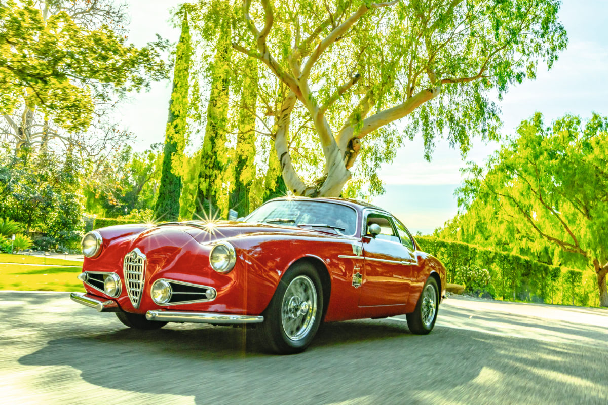 羽根のように軽い」ザガートが手掛けたアルファロメオ1900SS | octane
