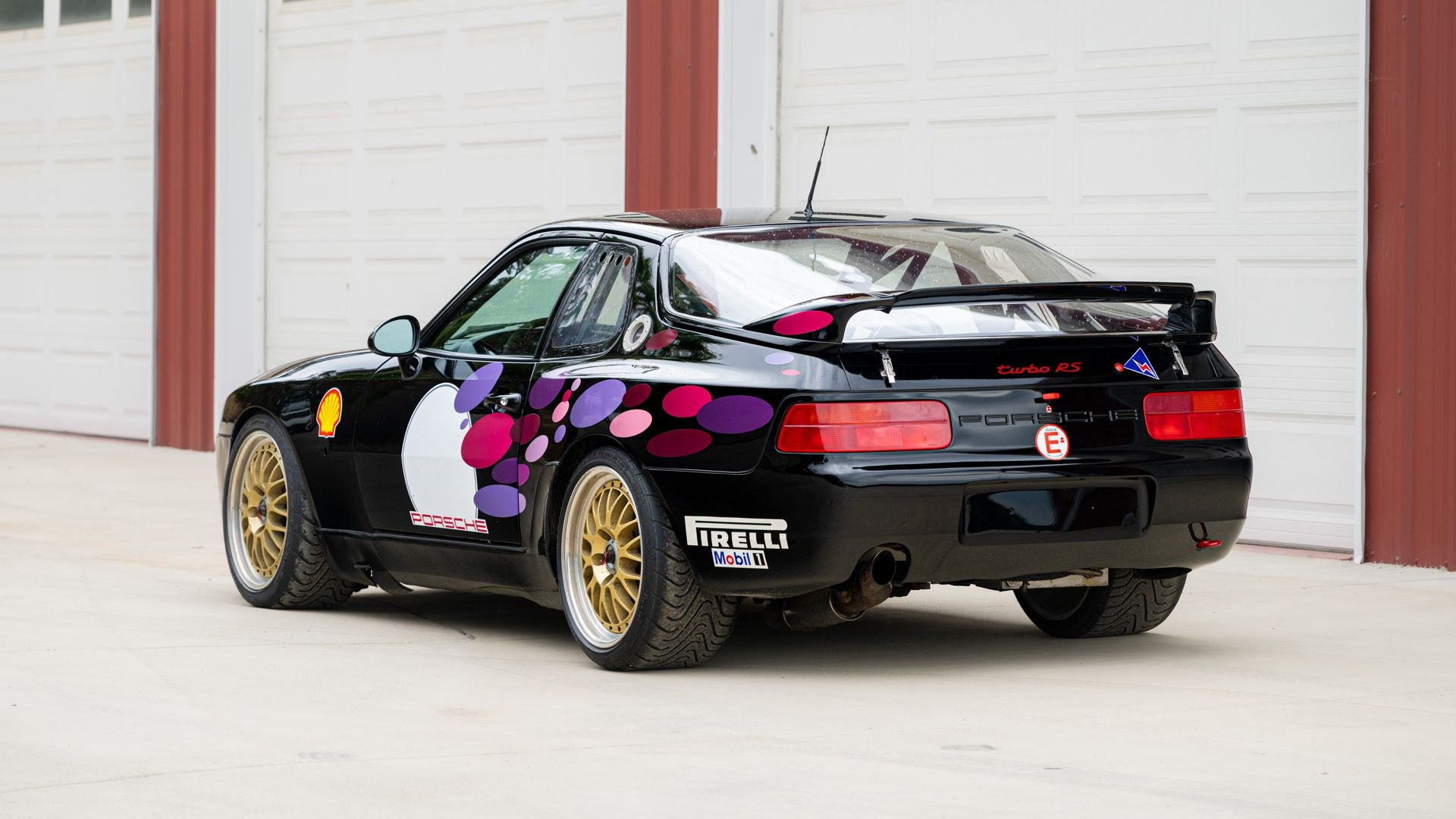 唯一のFRのRS｜わずか3台しかないポルシェ968ターボRSがオークションに