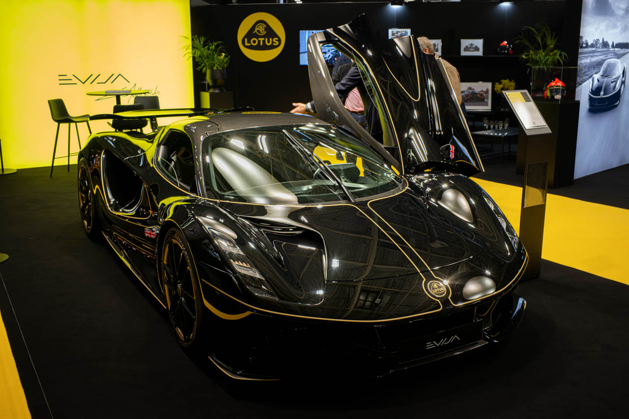 レトロモビル50周年の「外典」。パリに突如出現した、380ユーロの聖域