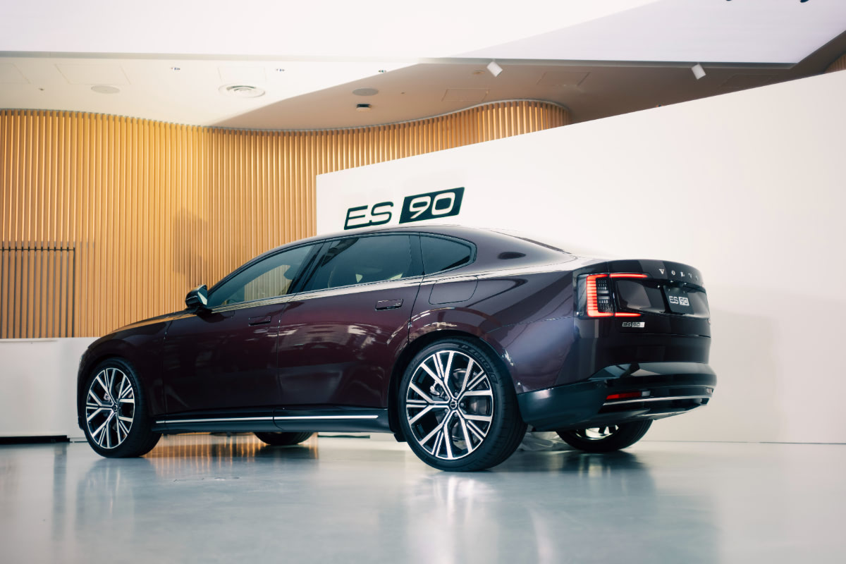 北欧ならではの洗練されたデザイン｜ボルボのフラッグシップEV「ES90