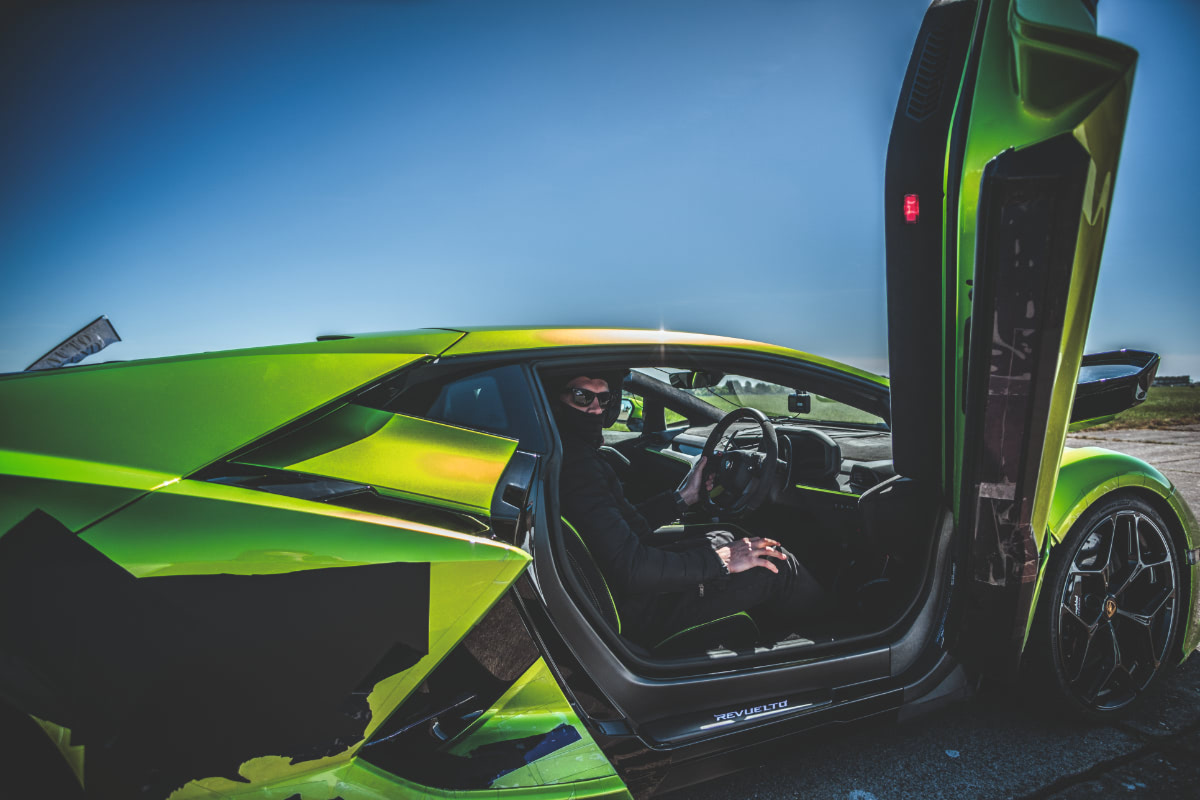 スーパーカーで目指せ320km/hオーバー！「200マイル・クラブ」への誘い