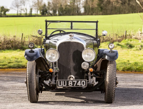 80年間同じ場所で保管されていた貴重なベントレーがオークションに出展