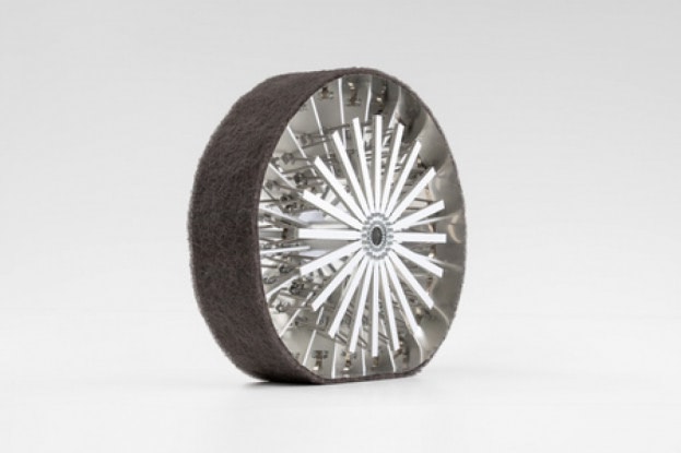 月面を走るタイヤはどうなるのか ブリヂストンが開発推進 Octane Jp Fuelling The Passion 車に情熱を