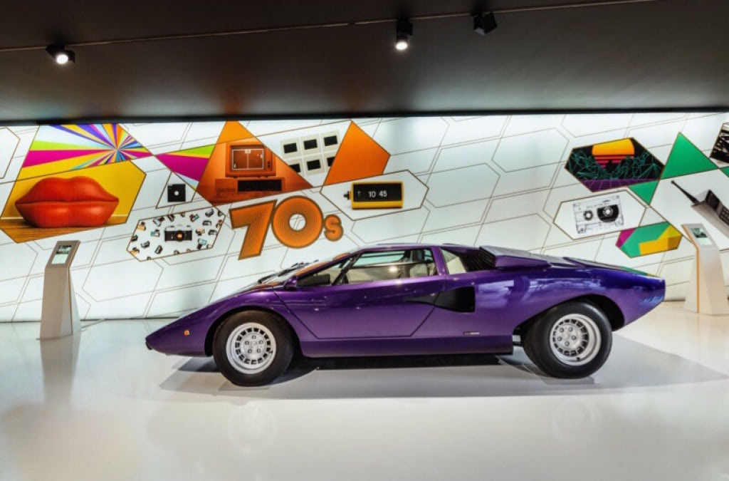 カンボジア産 奇形種 アオシマ 1/24 ランボルギーニ カウンタック LP400 完成品 AOSHIMA