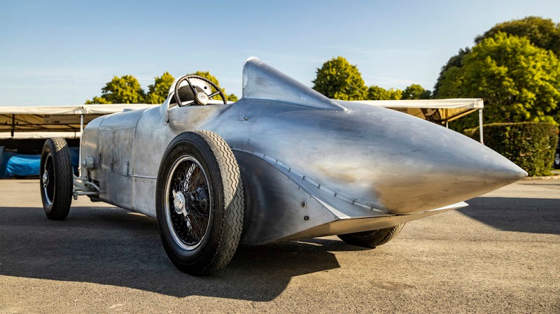 伝説のマシン シルバー・アローがレプリカで復活│ぺブルビーチ