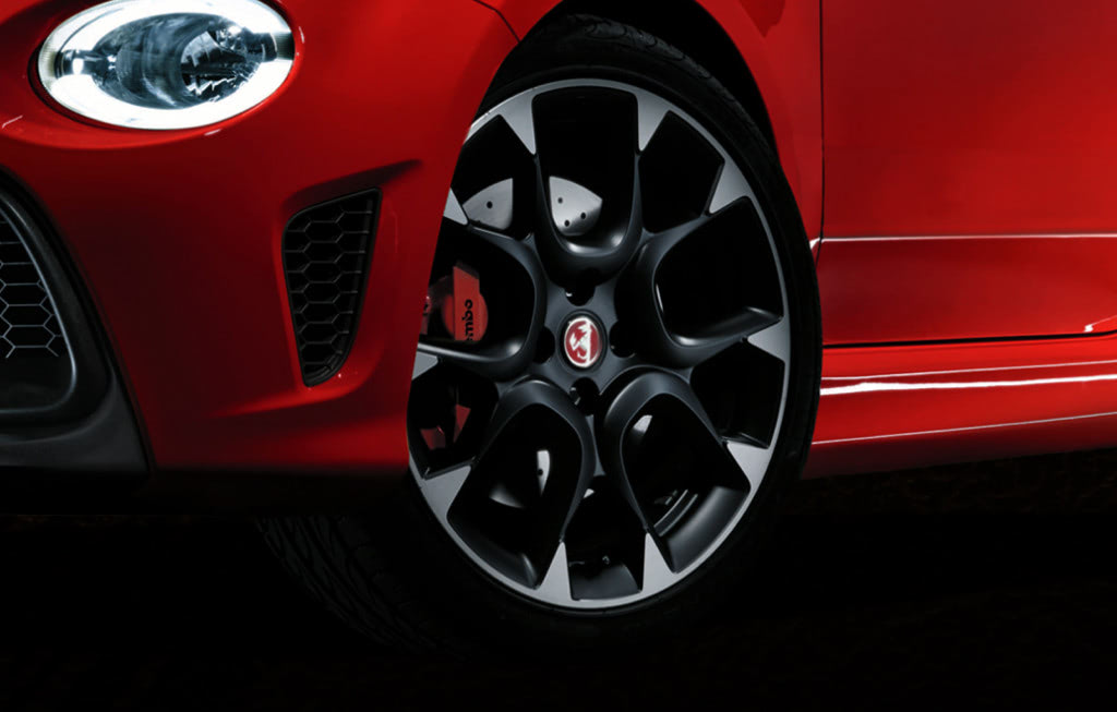 　アバルト595 コンペに付いていましたホイルです。　4本s組 ABARTH アバルト 595 Competizione Stile コンペティツォーネ