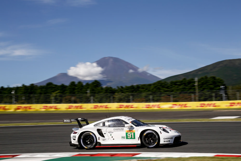 新型ポルシェ911 RSRが初めてのポールポジションを獲得 | octane.jp