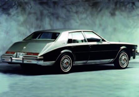 自動車界のパイオニアであり続けたキャデラック│革新の歴史を辿る