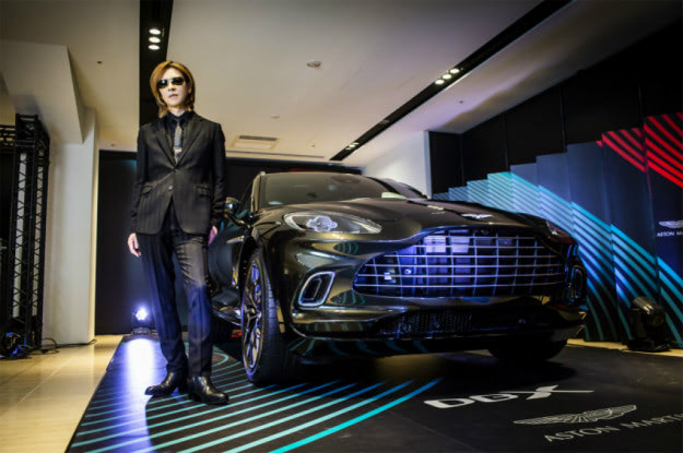 X JAPAN YOSHIKIとアストンマーティン「DB“X”」が共演 | octane.jp