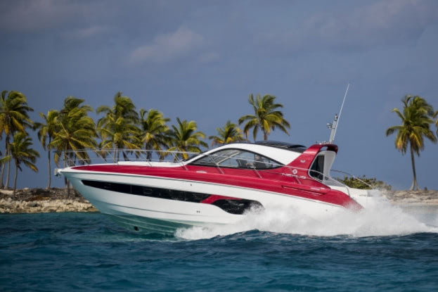 深海の車 ヤンマー「X47 Express Cruiser」初披露│海の上で非日常的な空間を