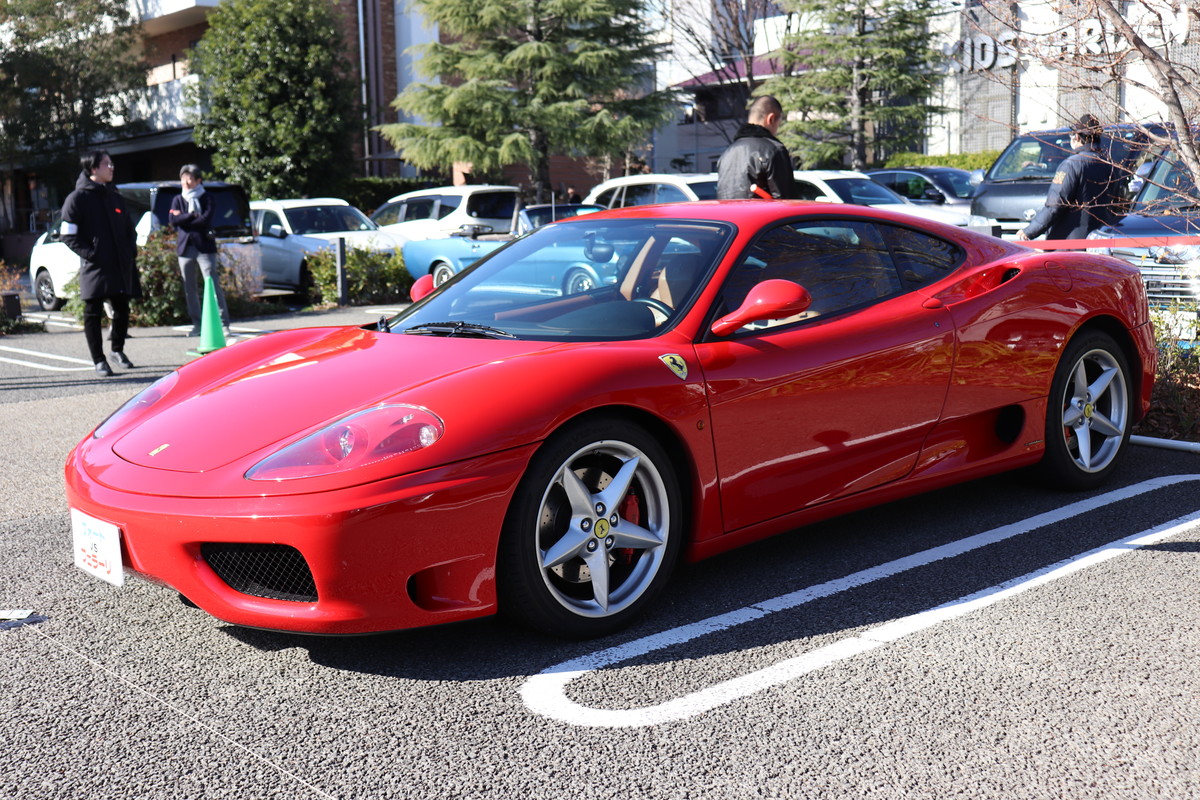 KinkiKids 堂本光一も登場！20台以上のフォードとフェラーリの名マシン